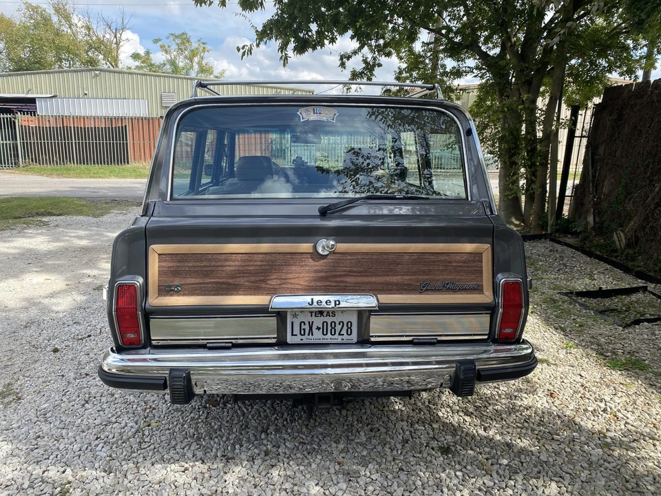 1990 Jeep SJ Grand Wagoneer - Image 9 of 31