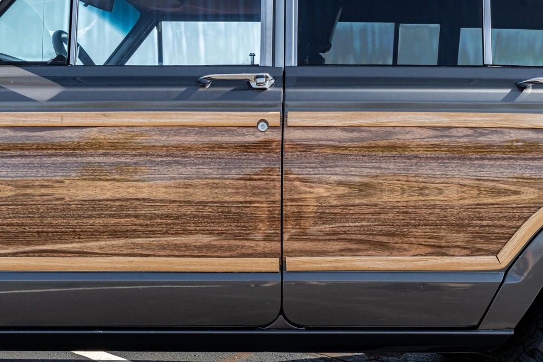 1990 Jeep SJ Grand Wagoneer - Image 19 of 31