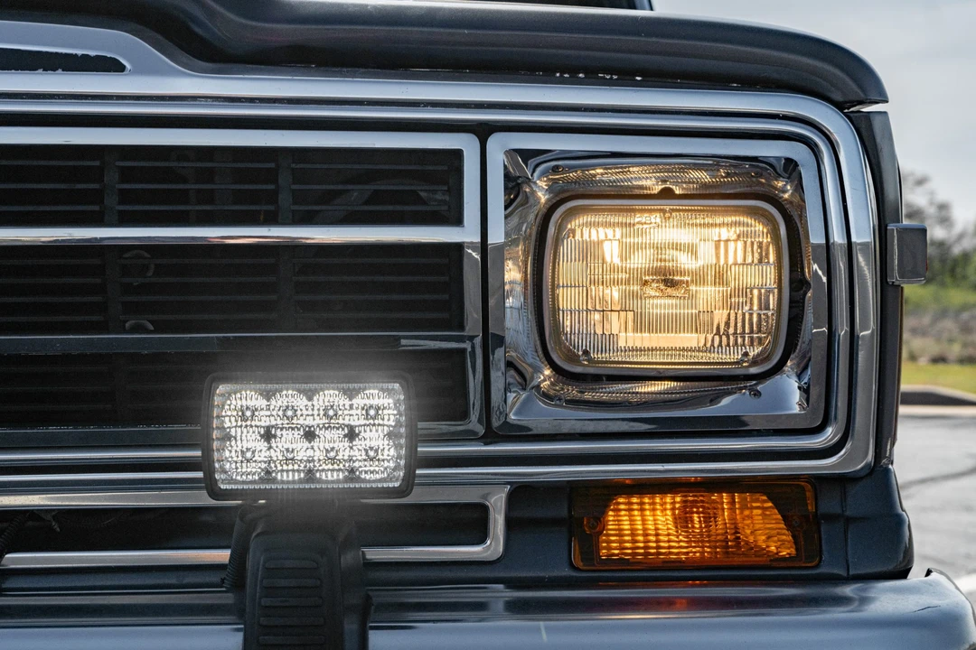 1990 Jeep SJ Grand Wagoneer - Image 10 of 31