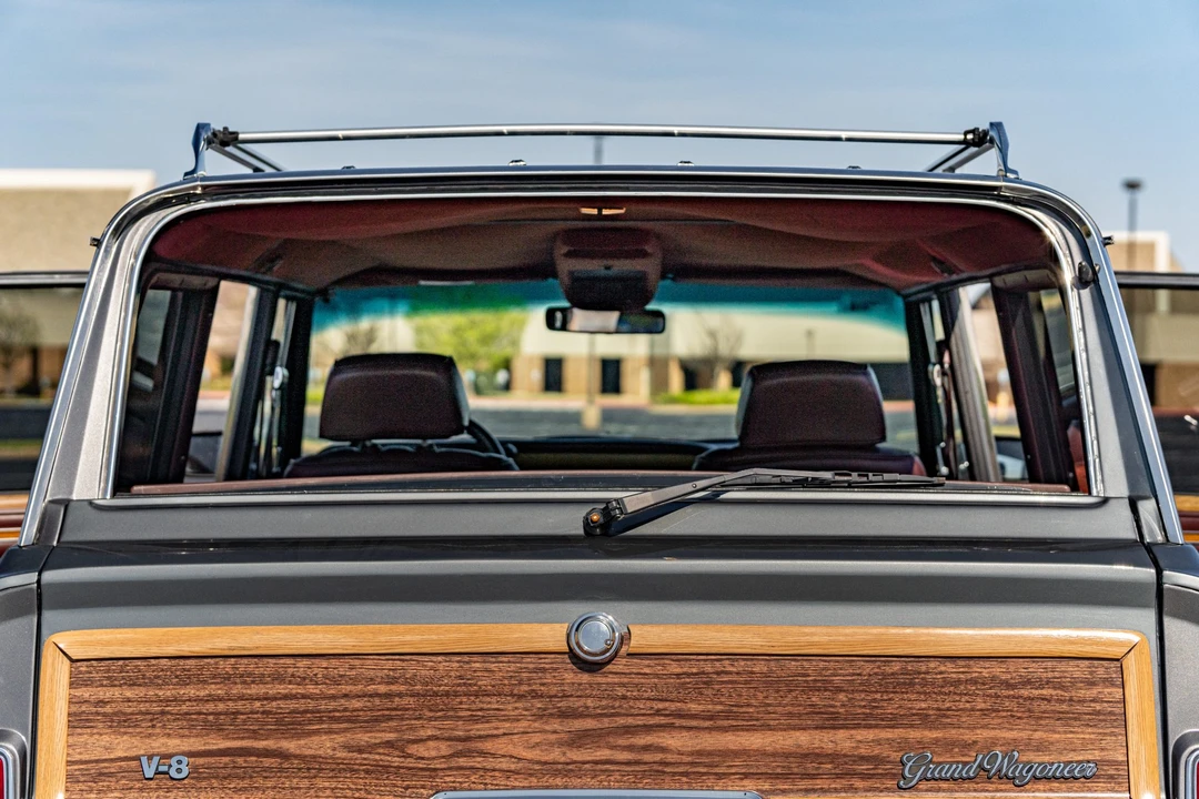 1990 Jeep SJ Grand Wagoneer - Image 24 of 31