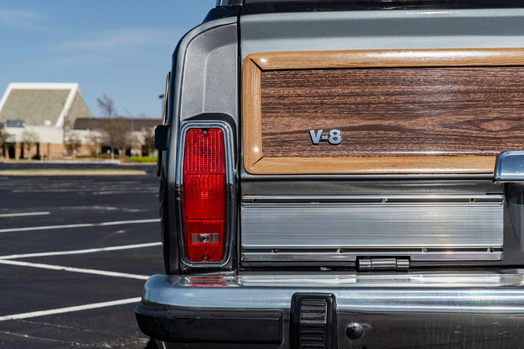 1990 Jeep SJ Grand Wagoneer - Image 27 of 31