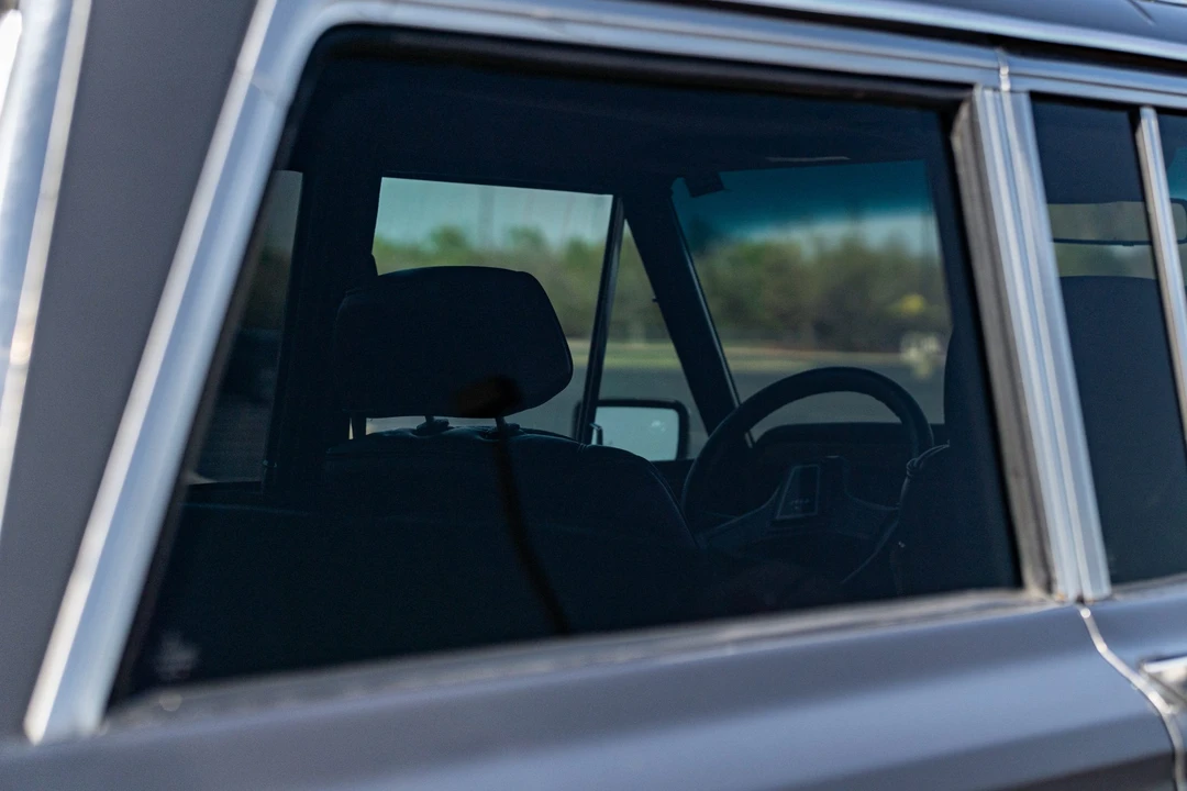 1990 Jeep SJ Grand Wagoneer - Image 17 of 31