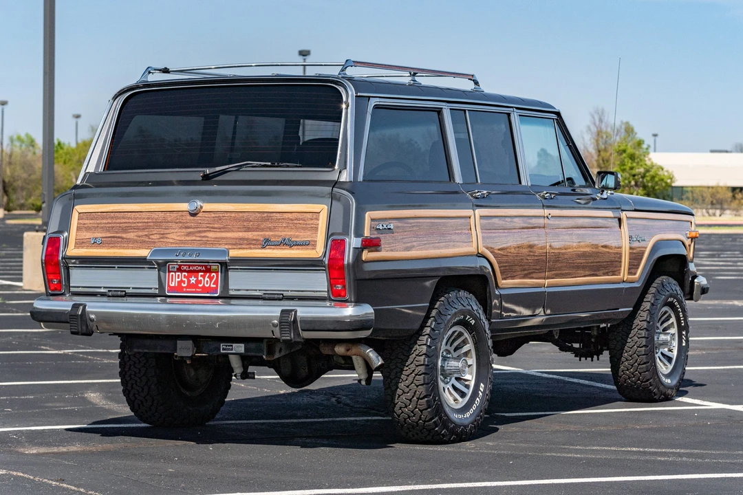 1990 Jeep SJ Grand Wagoneer - Image 6 of 31