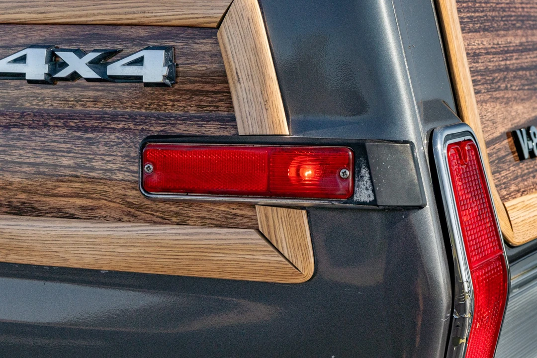 1990 Jeep SJ Grand Wagoneer - Image 21 of 31