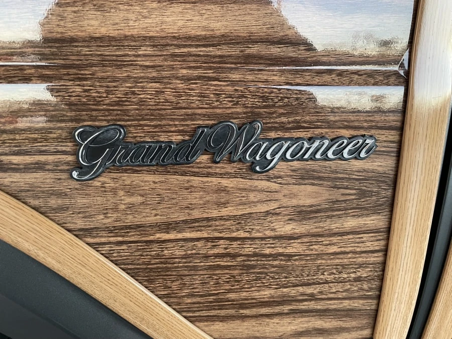 1990 Jeep SJ Grand Wagoneer - Image 8 of 31