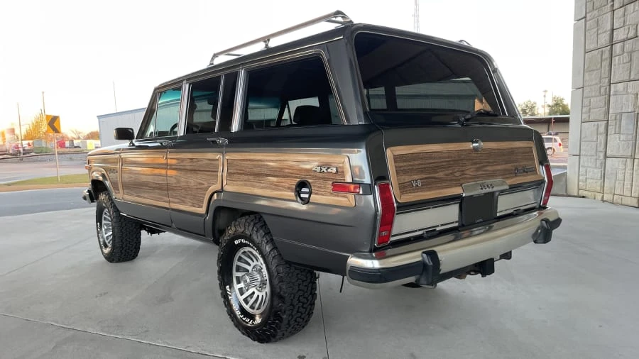 1990 Jeep SJ Grand Wagoneer - Image 12 of 31