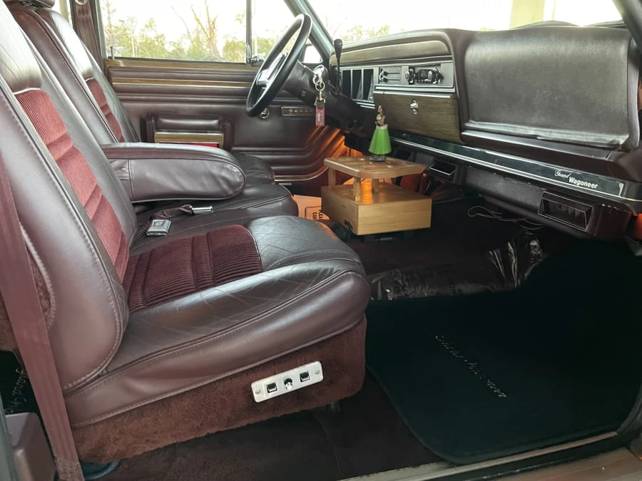 1990 Jeep SJ Grand Wagoneer - Image 25 of 31