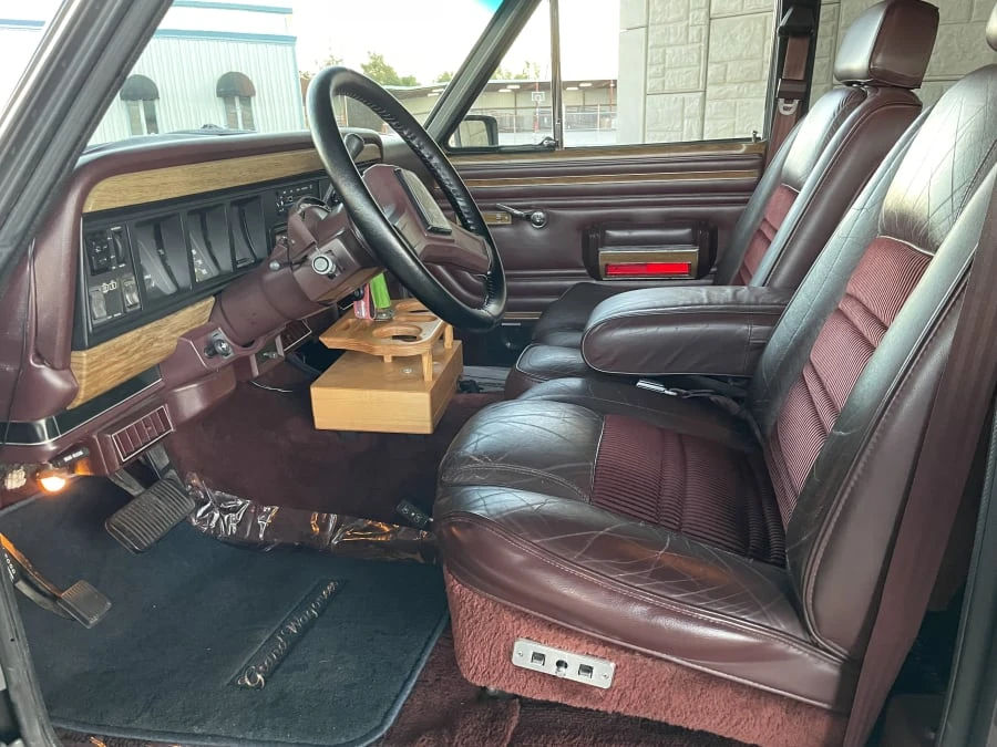 1990 Jeep SJ Grand Wagoneer - Image 14 of 31