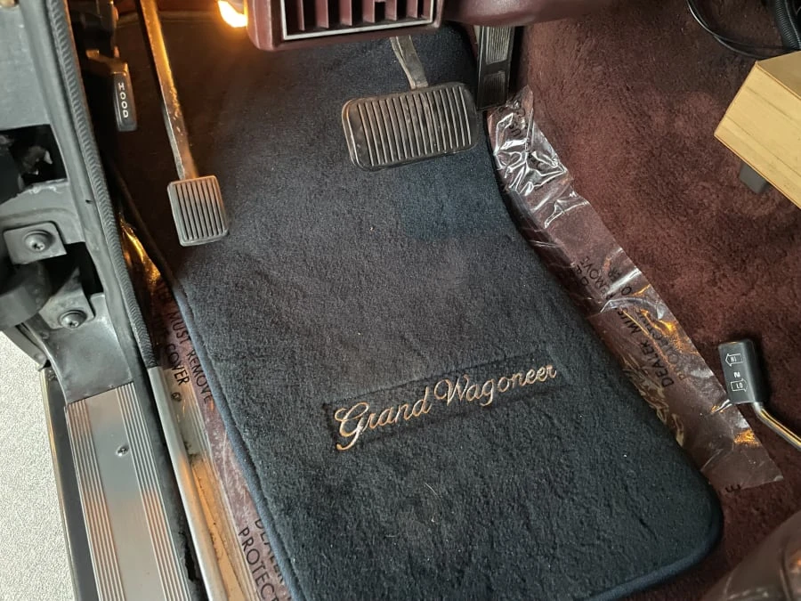 1990 Jeep SJ Grand Wagoneer - Image 18 of 31
