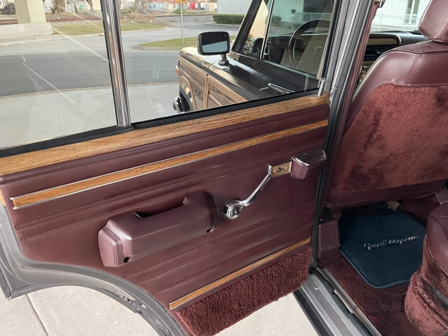 1990 Jeep SJ Grand Wagoneer - Image 22 of 31