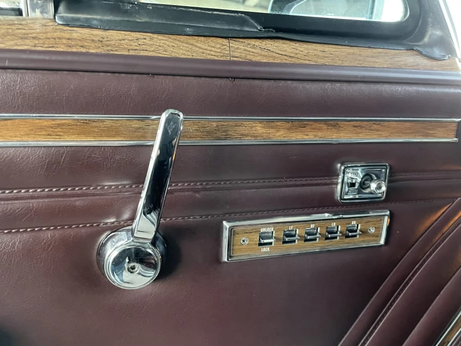 1990 Jeep SJ Grand Wagoneer - Image 24 of 31
