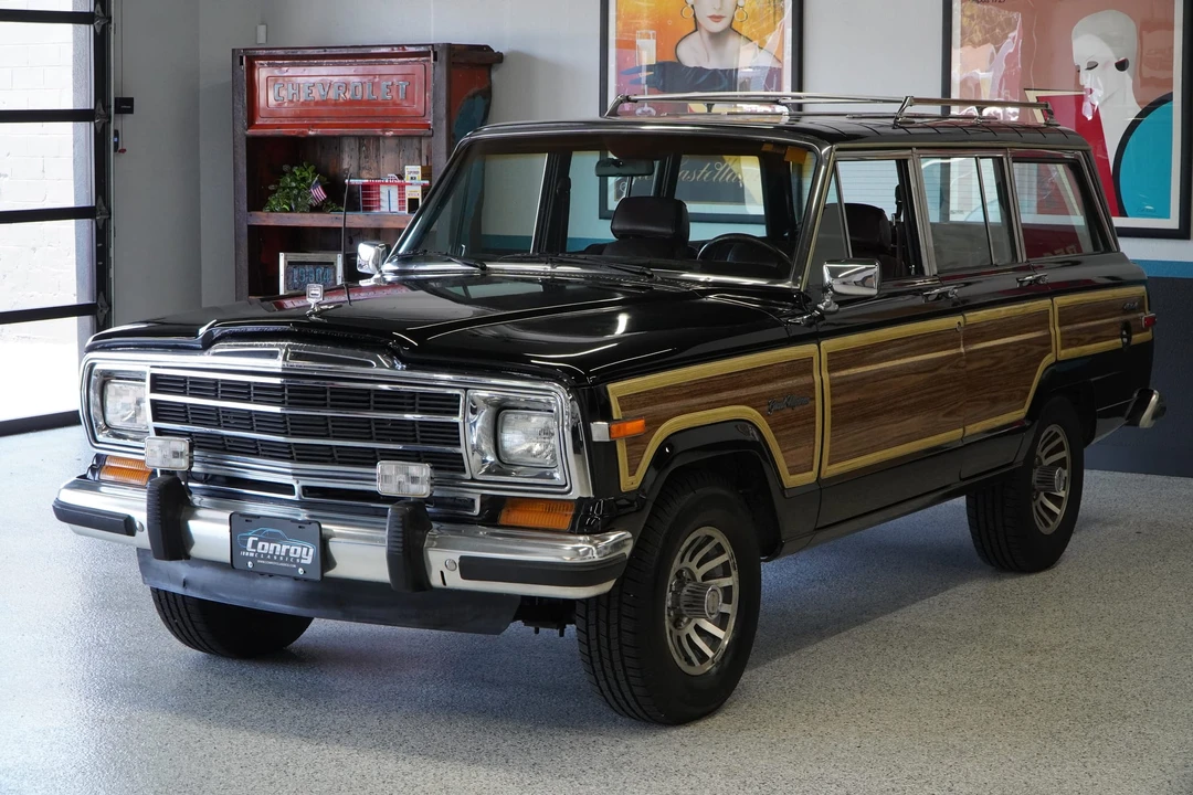 1990 Jeep SJ Grand Wagoneer - Image 4 of 31
