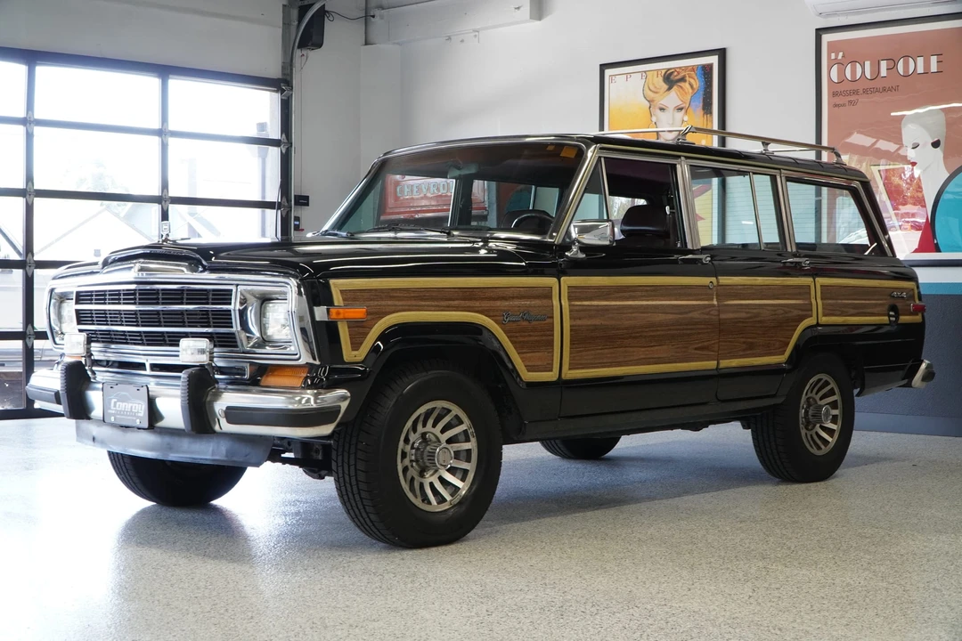 1990 Jeep SJ Grand Wagoneer - Image 2 of 31