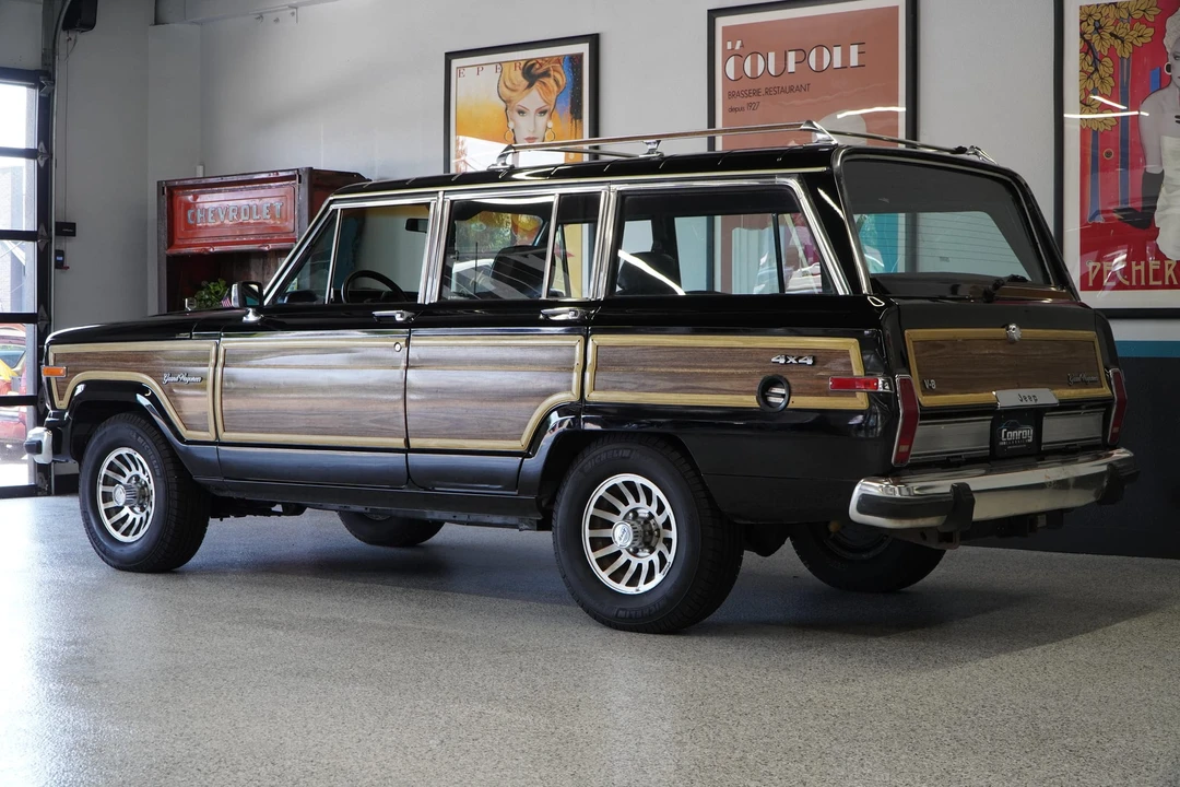 1990 Jeep SJ Grand Wagoneer - Image 22 of 31