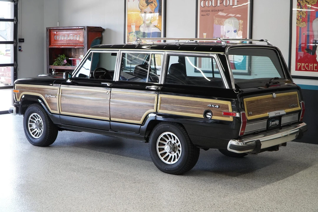 1990 Jeep SJ Grand Wagoneer - Image 23 of 31