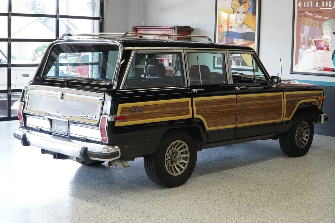 1990 Jeep SJ Grand Wagoneer - Image 15 of 31