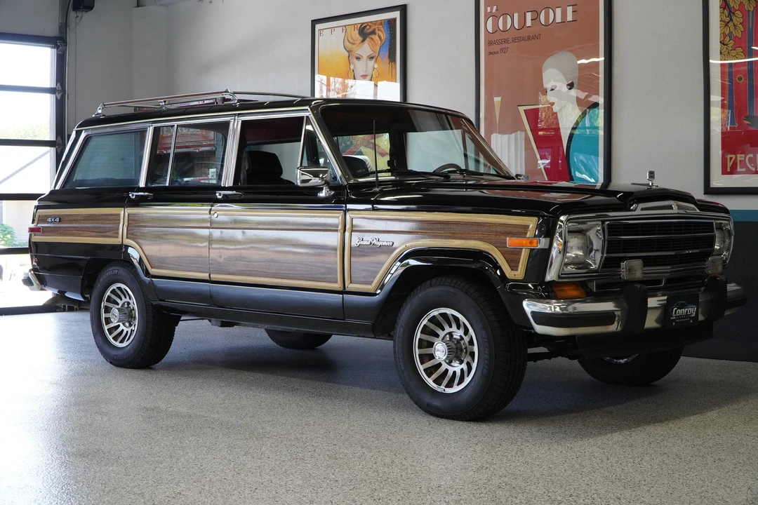 1990 Jeep SJ Grand Wagoneer - Image 11 of 31