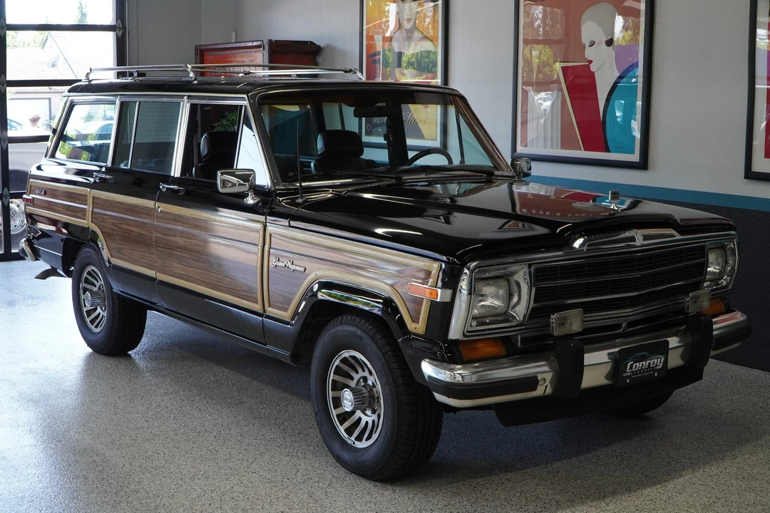 1990 Jeep SJ Grand Wagoneer - Image 9 of 31