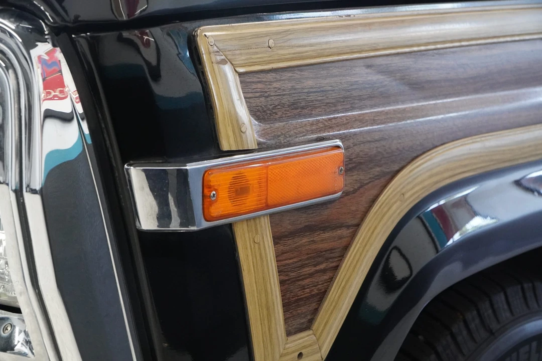 1990 Jeep SJ Grand Wagoneer - Image 28 of 31