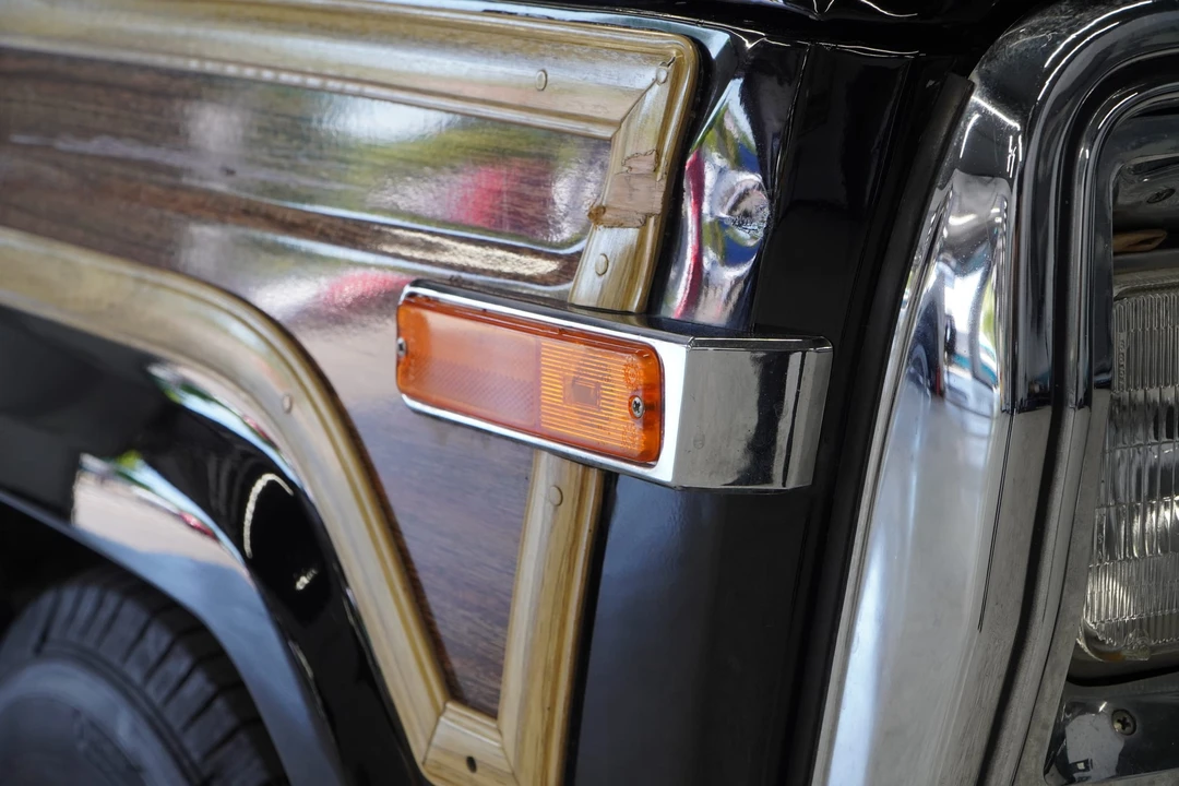 1990 Jeep SJ Grand Wagoneer - Image 29 of 31