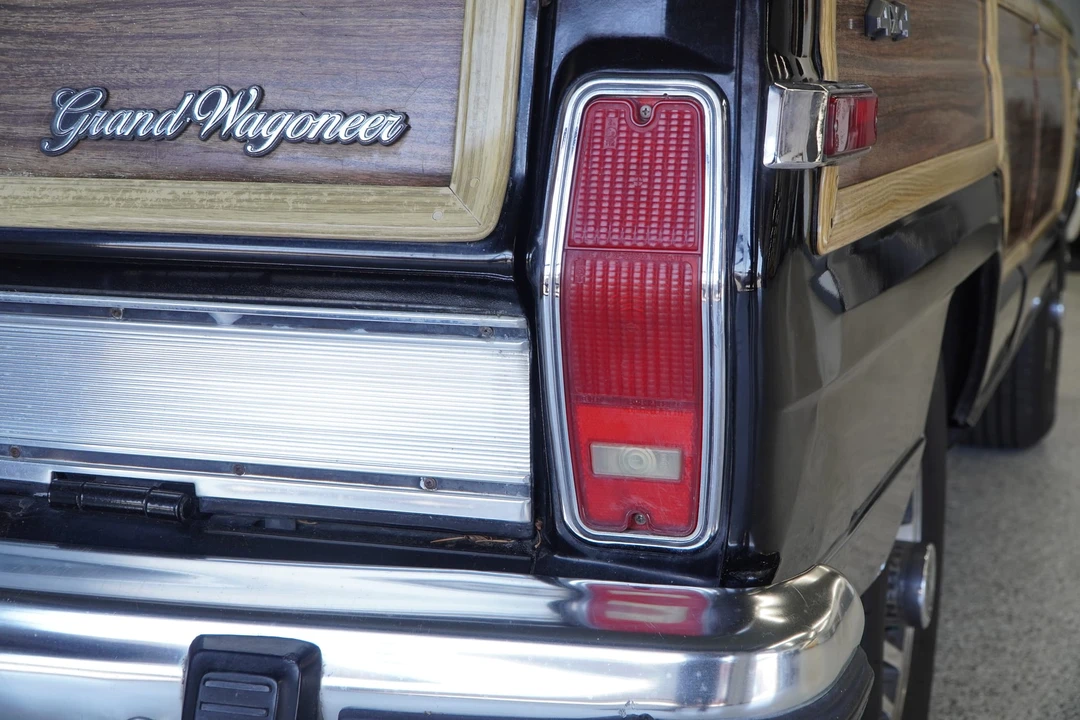 1990 Jeep SJ Grand Wagoneer - Image 31 of 31