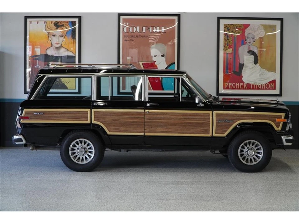 1990 Jeep SJ Grand Wagoneer - Image 16 of 31