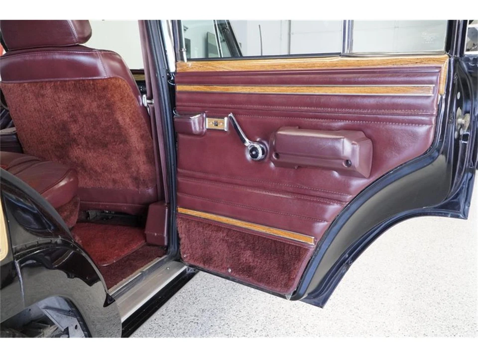 1990 Jeep SJ Grand Wagoneer - Image 28 of 31