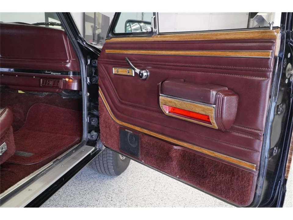 1990 Jeep SJ Grand Wagoneer - Image 26 of 31