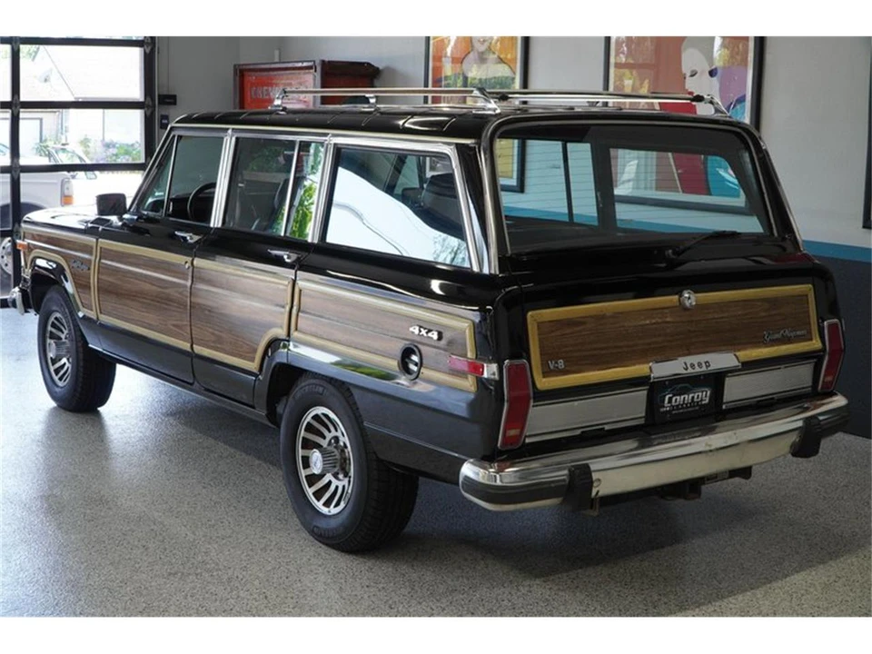 1990 Jeep SJ Grand Wagoneer - Image 8 of 31