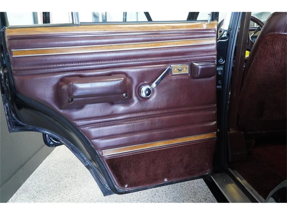 1990 Jeep SJ Grand Wagoneer - Image 27 of 31