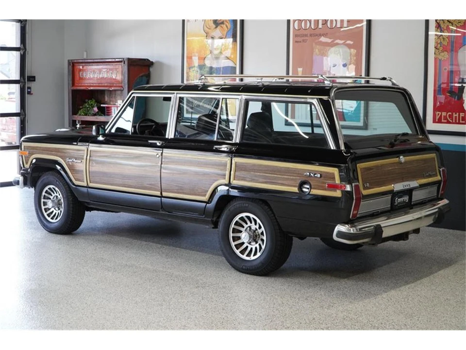 1990 Jeep SJ Grand Wagoneer - Image 6 of 31