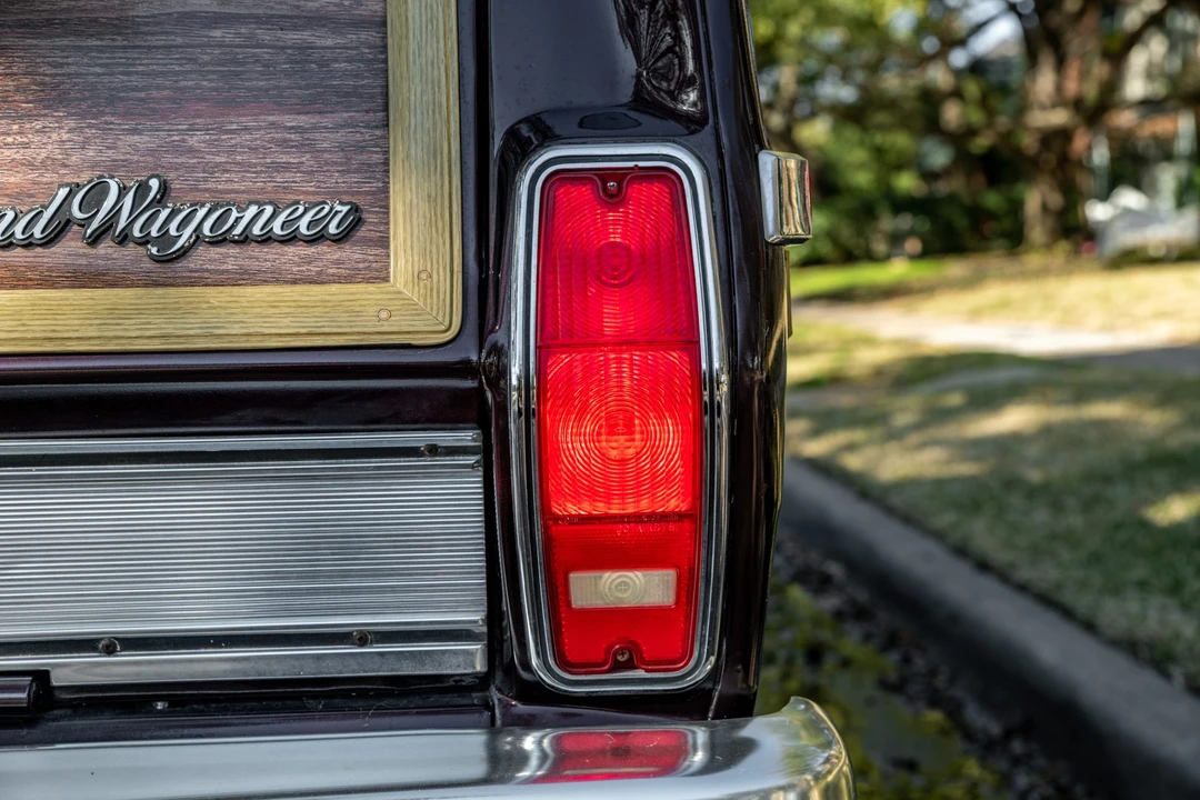 1990 Jeep SJ Grand Wagoneer - Image 30 of 31