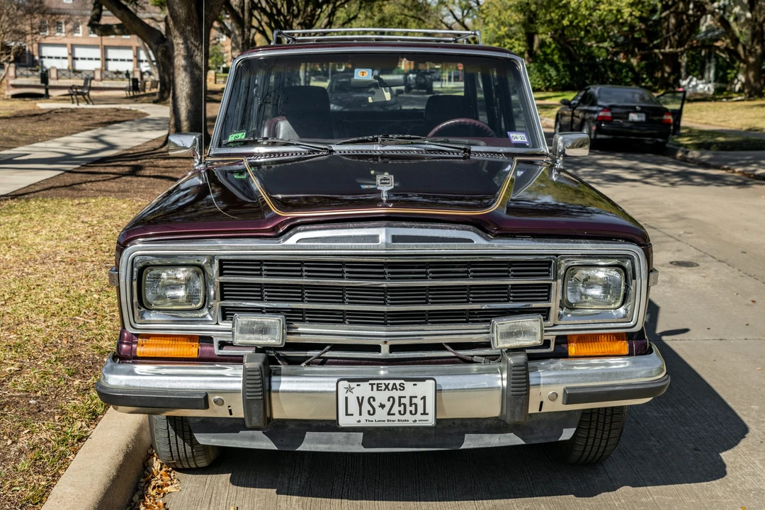 1990 Jeep SJ Grand Wagoneer - Image 16 of 31