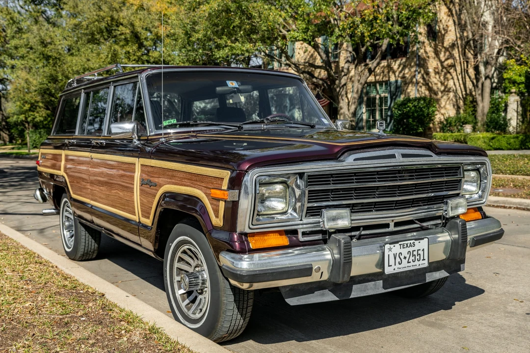 1990 Jeep SJ Grand Wagoneer - Image 15 of 31