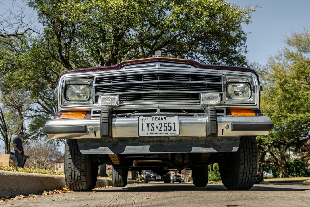 1990 Jeep SJ Grand Wagoneer - Image 18 of 31