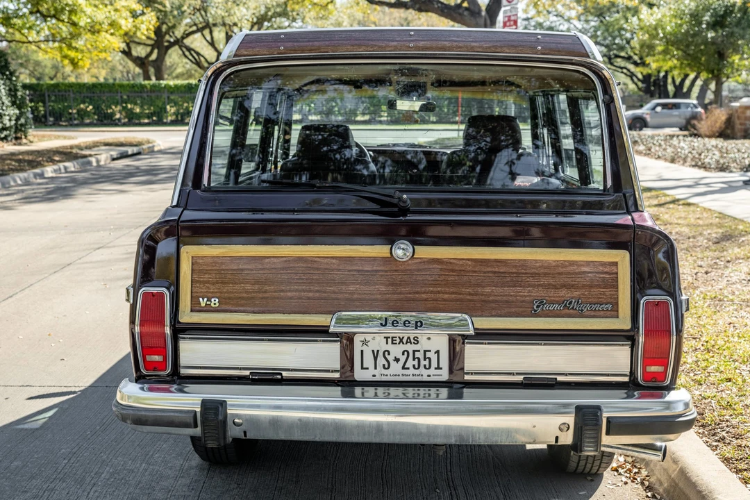 1990 Jeep SJ Grand Wagoneer - Image 19 of 31