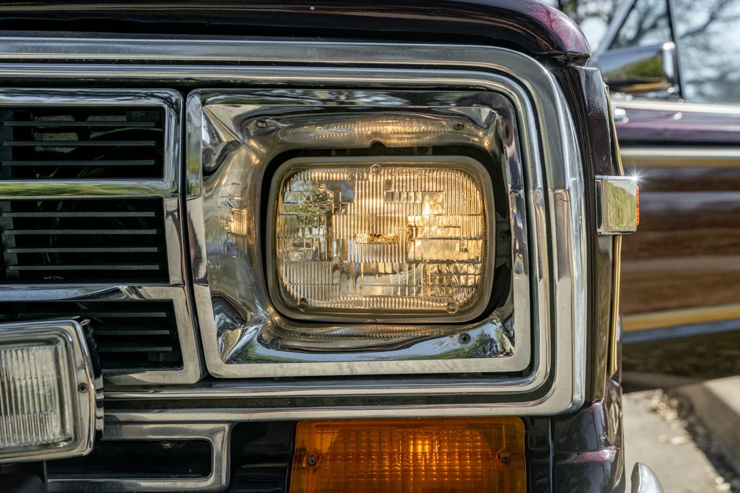 1990 Jeep SJ Grand Wagoneer - Image 27 of 31