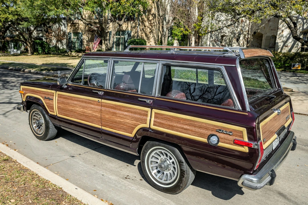 1990 Jeep SJ Grand Wagoneer - Image 6 of 31