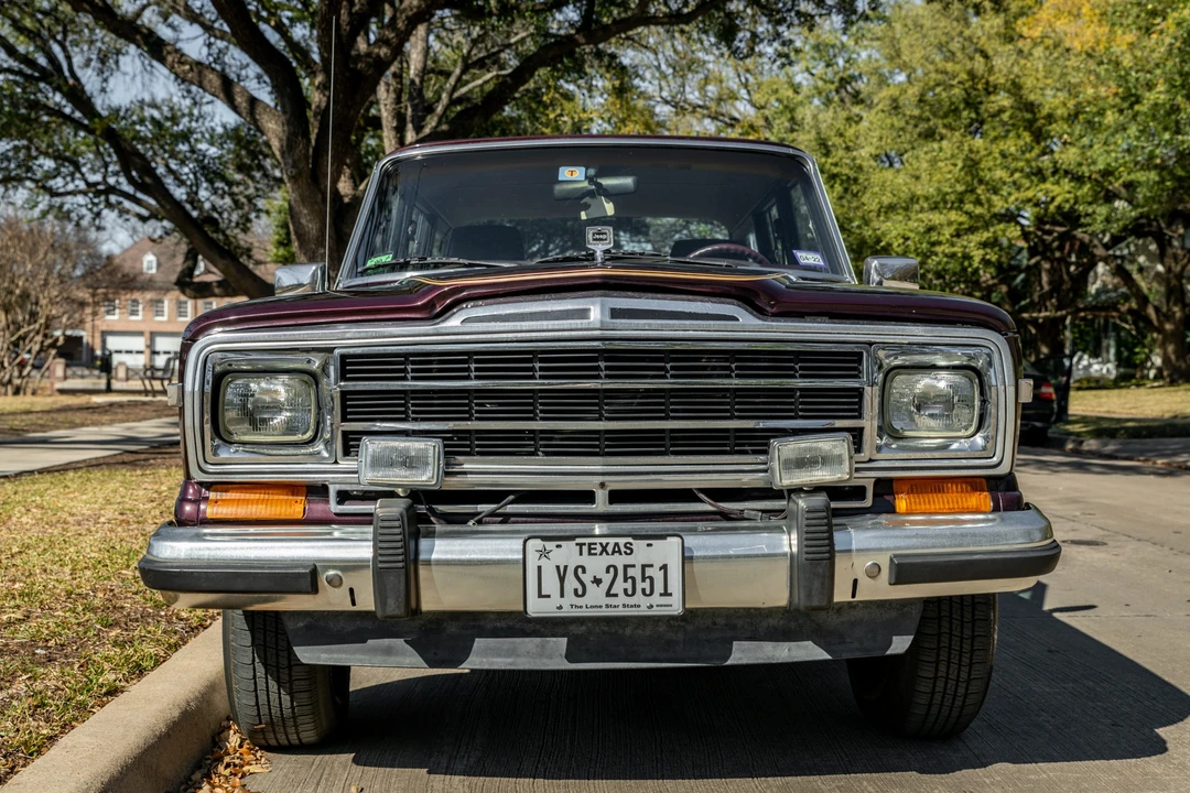 1990 Jeep SJ Grand Wagoneer - Image 17 of 31