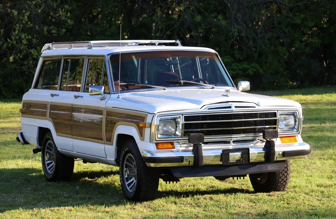 1990 Jeep SJ Grand Wagoneer - Image 6 of 31