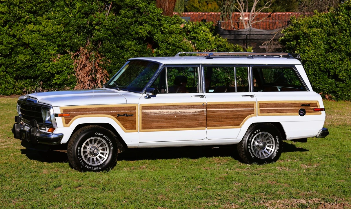 1990 Jeep SJ Grand Wagoneer - Image 26 of 31