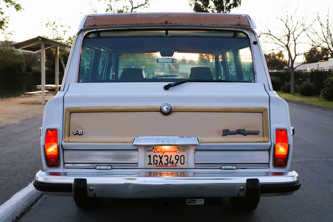 1990 Jeep SJ Grand Wagoneer - Image 16 of 31