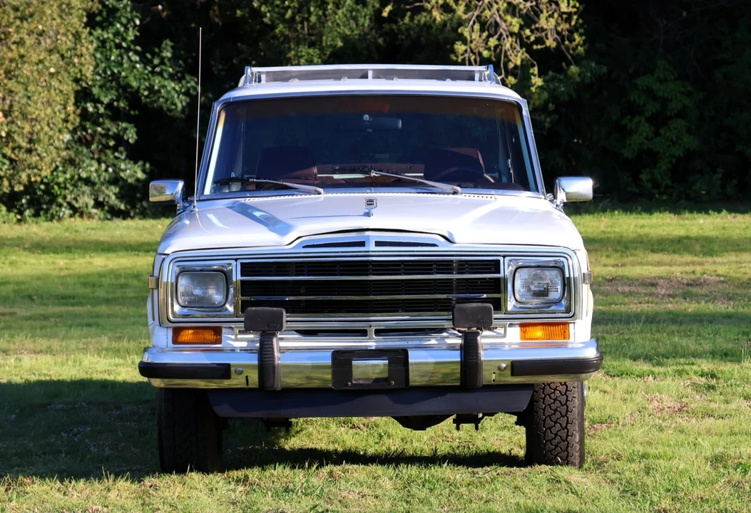1990 Jeep SJ Grand Wagoneer - Image 3 of 31