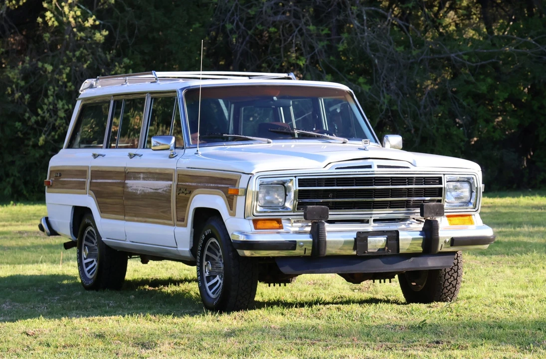 1990 Jeep SJ Grand Wagoneer - Image 6 of 31