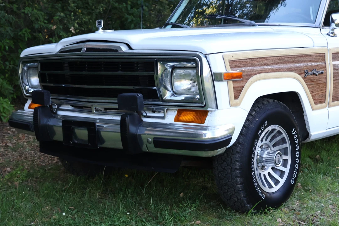 1990 Jeep SJ Grand Wagoneer - Image 26 of 31