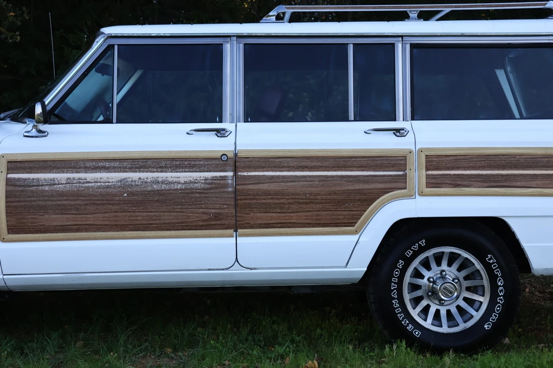 1990 Jeep SJ Grand Wagoneer - Image 20 of 31