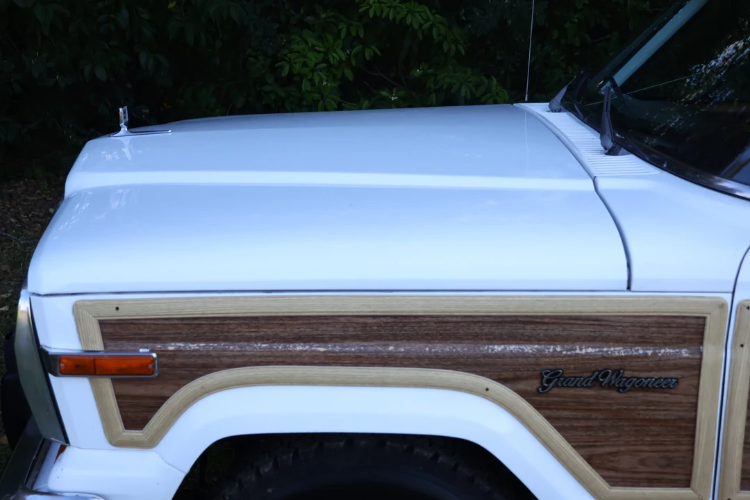 1990 Jeep SJ Grand Wagoneer - Image 24 of 31