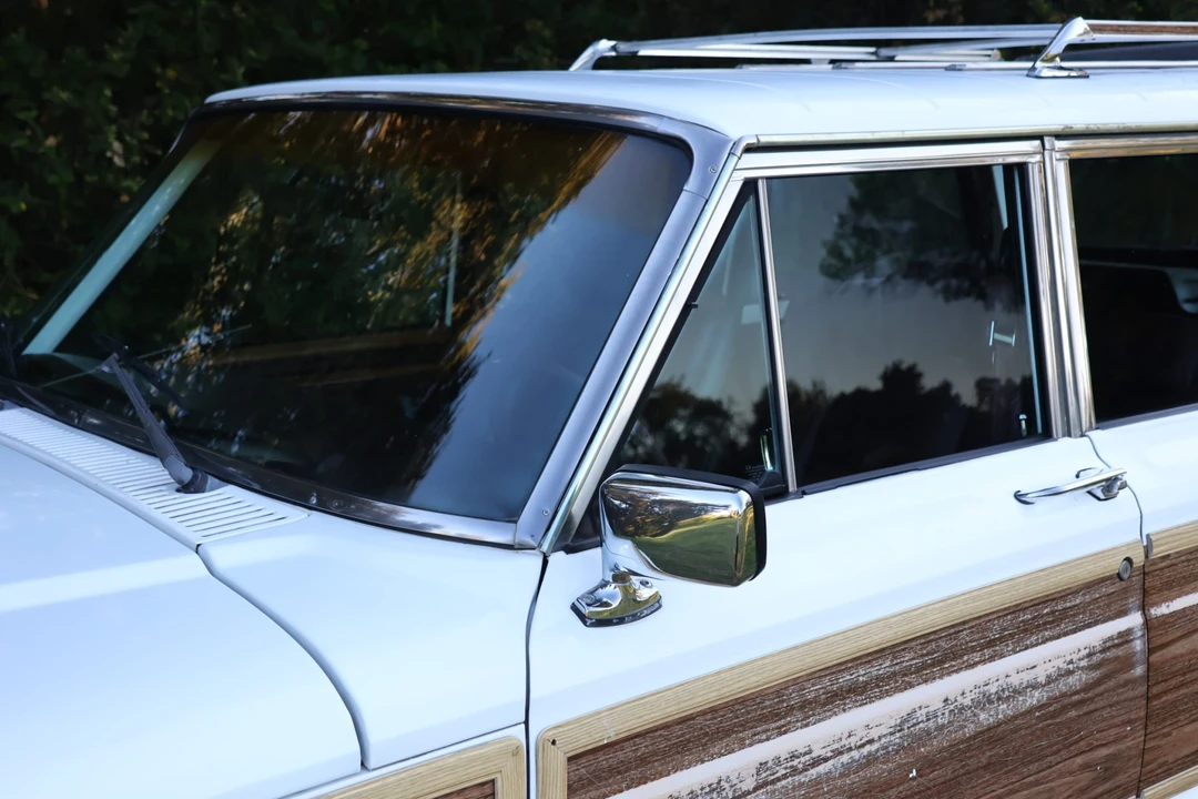 1990 Jeep SJ Grand Wagoneer - Image 23 of 31