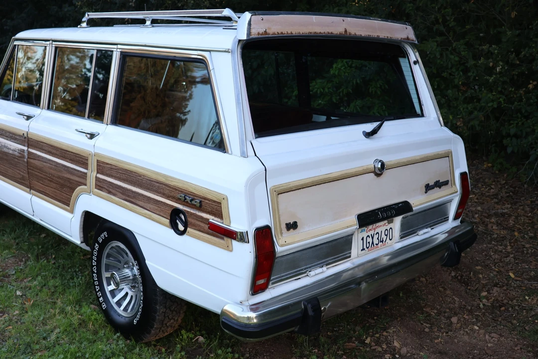 1990 Jeep SJ Grand Wagoneer - Image 15 of 31