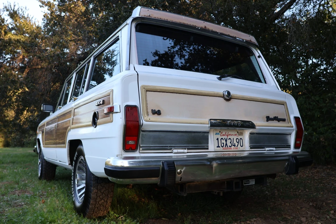 1990 Jeep SJ Grand Wagoneer - Image 12 of 31
